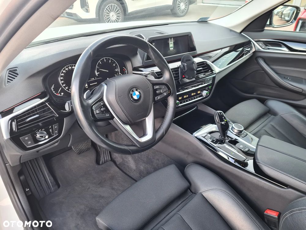 BMW Seria 5 520i Sport Line sport - 10