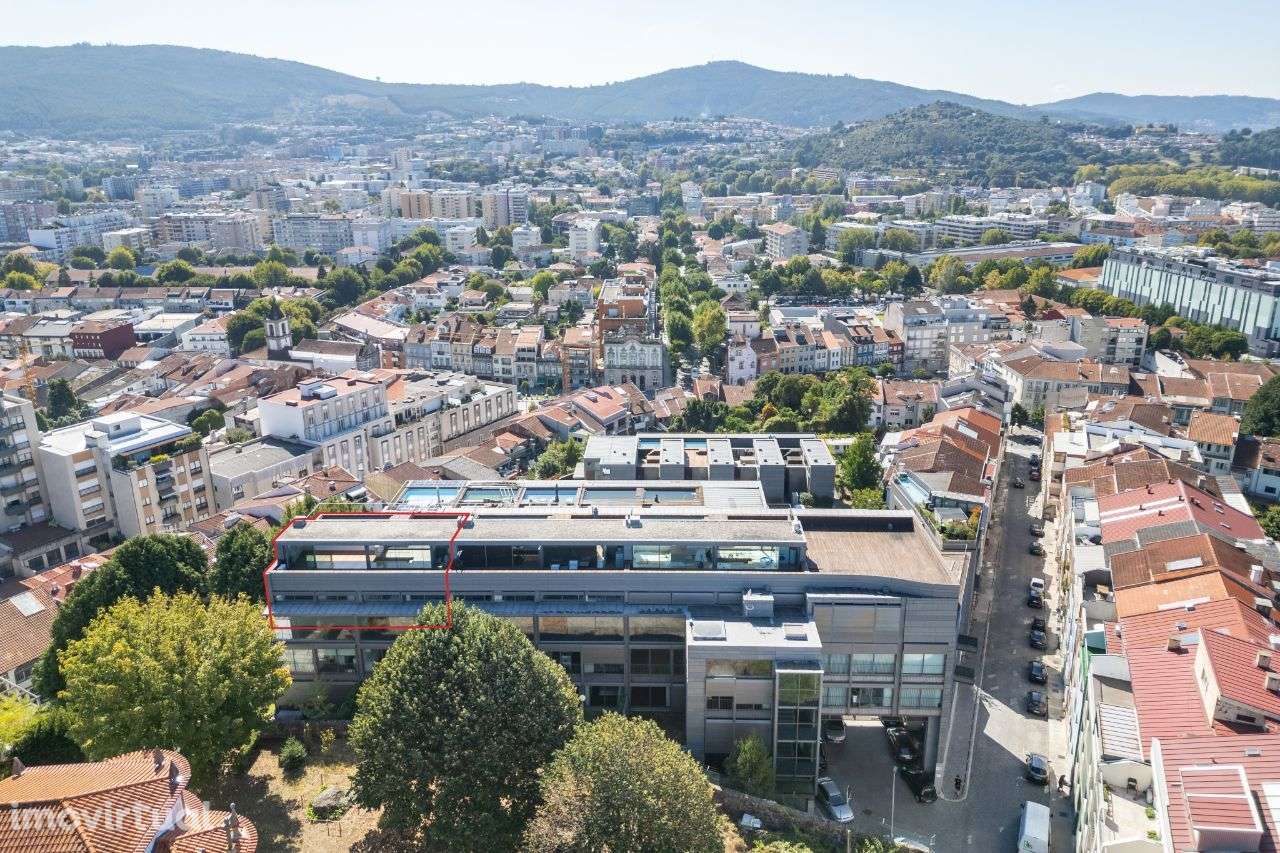 Penthouse Luxuosa com Piscina e Vistas 360º no Coração de Braga - Grande imagem: 3/54