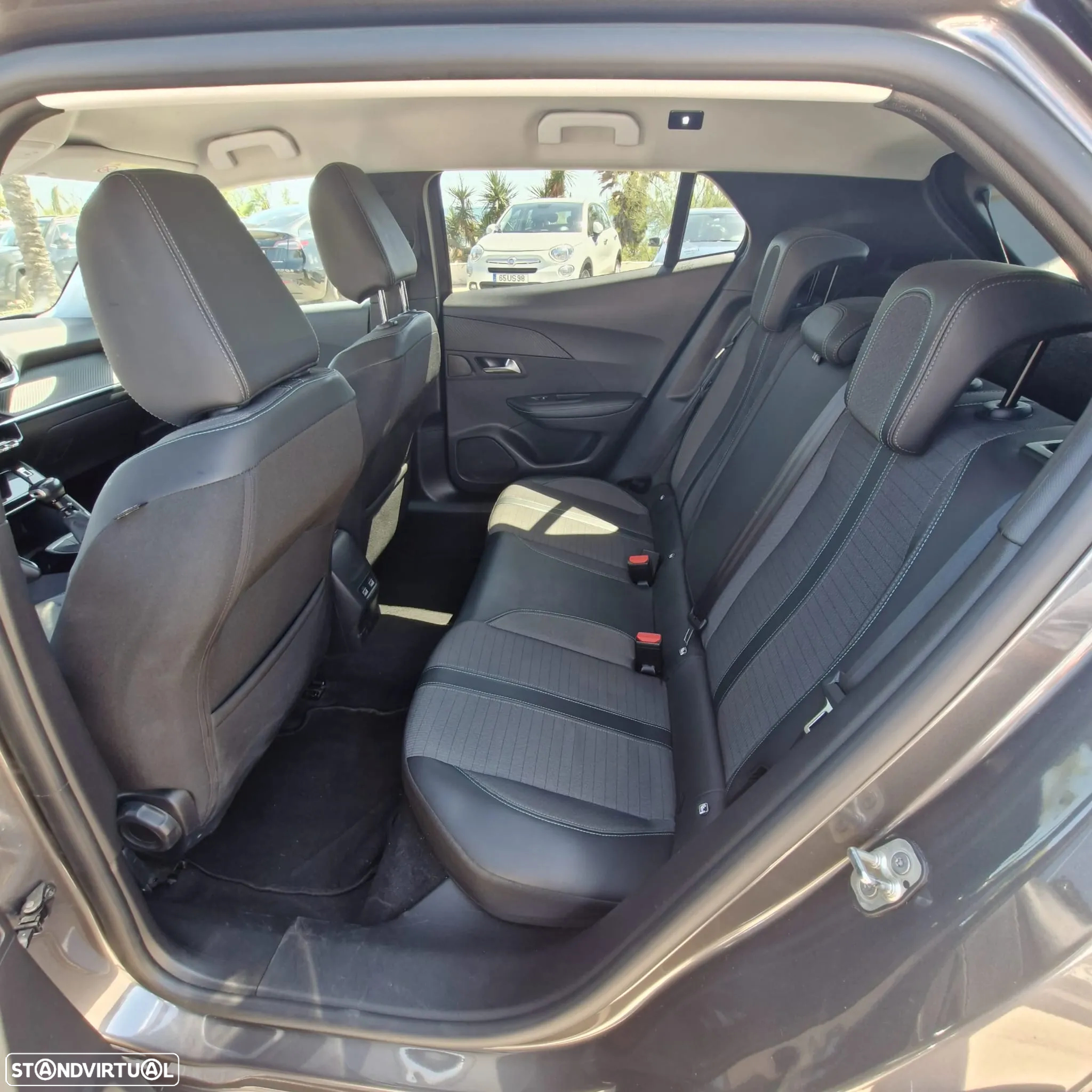 Peugeot 2008 1.2 PureTech Allure - 14