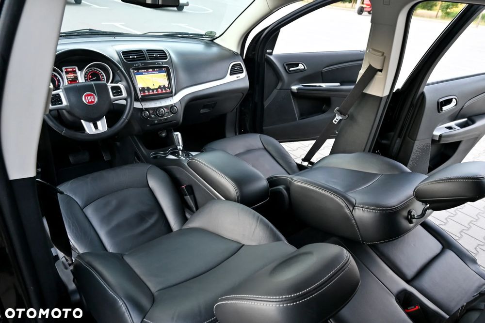 Fiat Freemont 2.0 Multijet Black Code AWD - 27