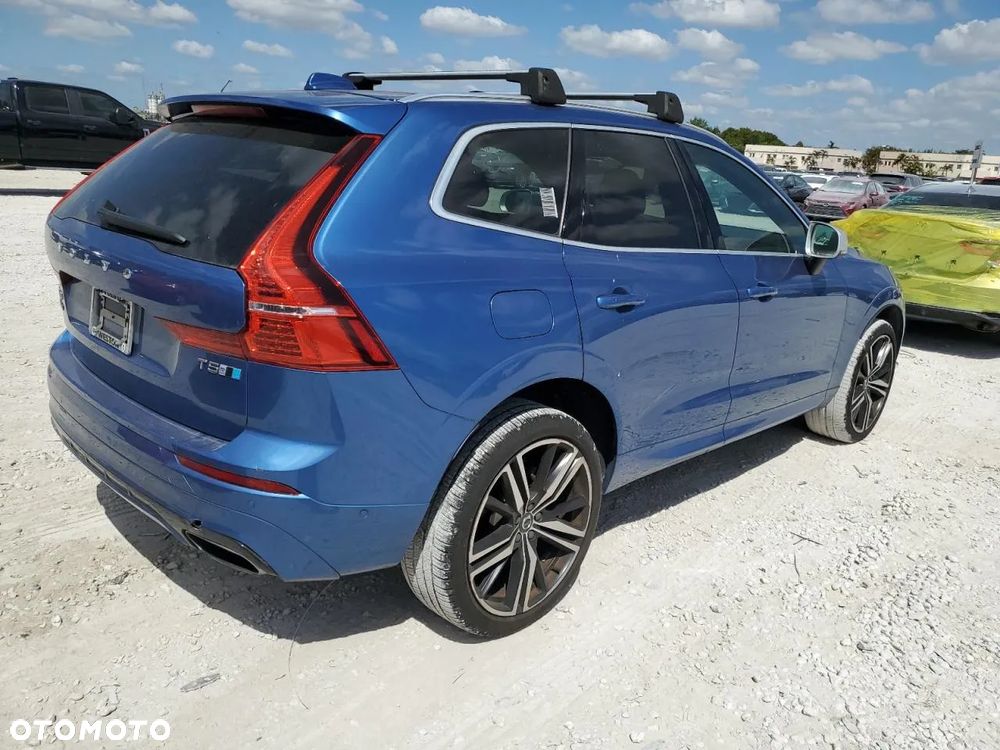 Volvo XC 60 T5 AWD R-Design - 4