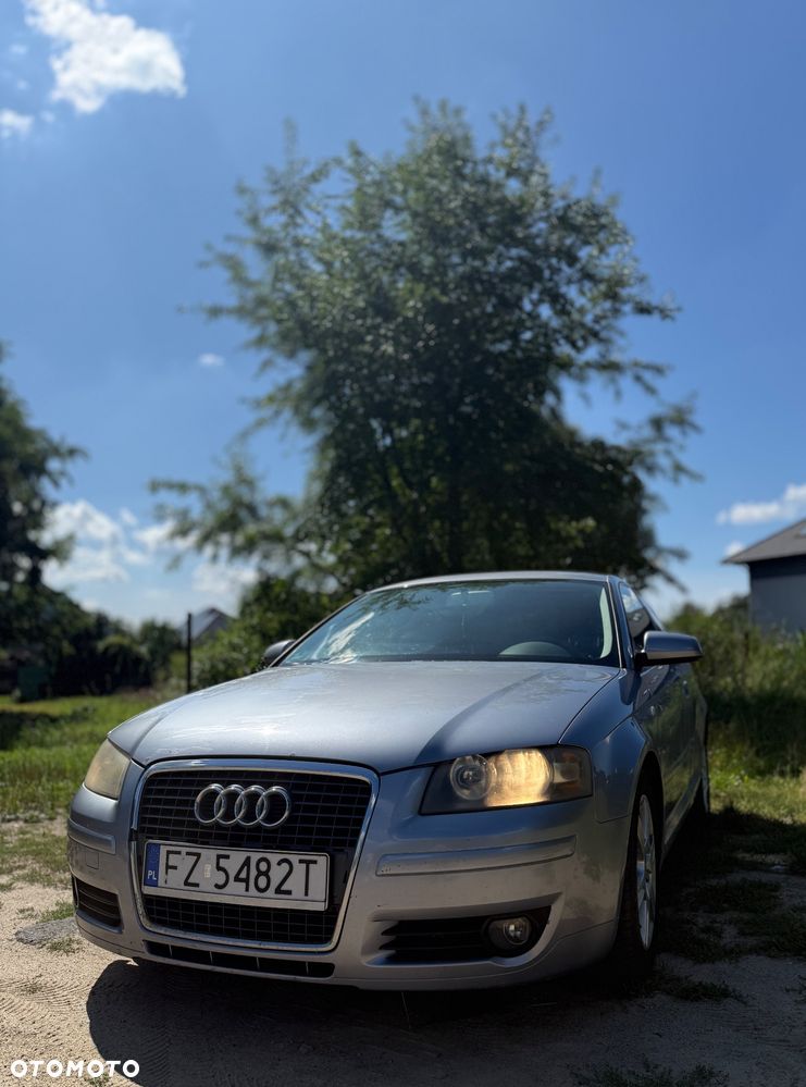 Audi A3 3-drzwiowe 1.6 FSI Ambiente - 3