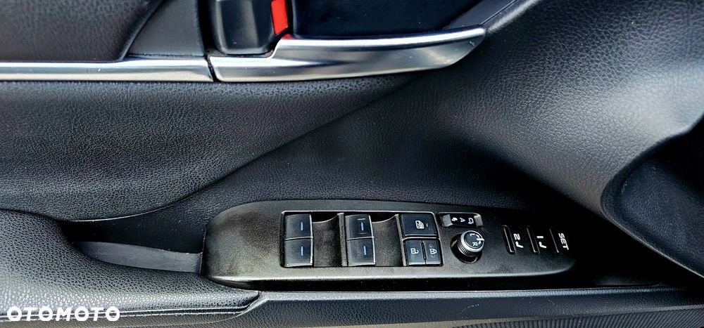 Toyota Camry 2.5 Hybrid Executive CVT - 29