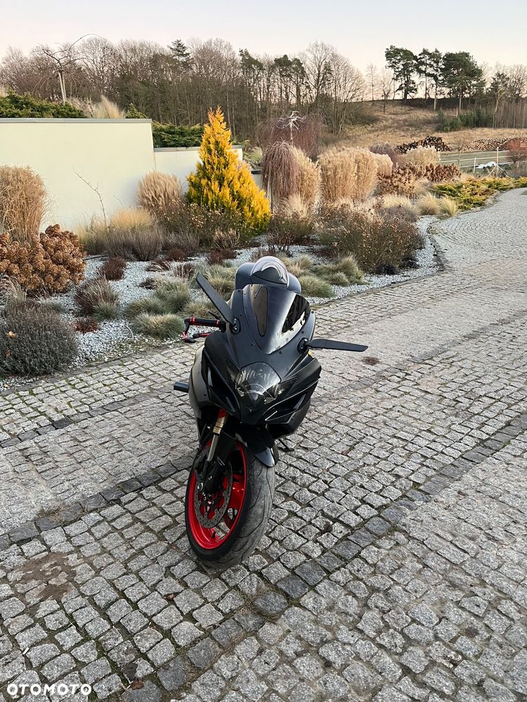 Suzuki GSX-R - 13