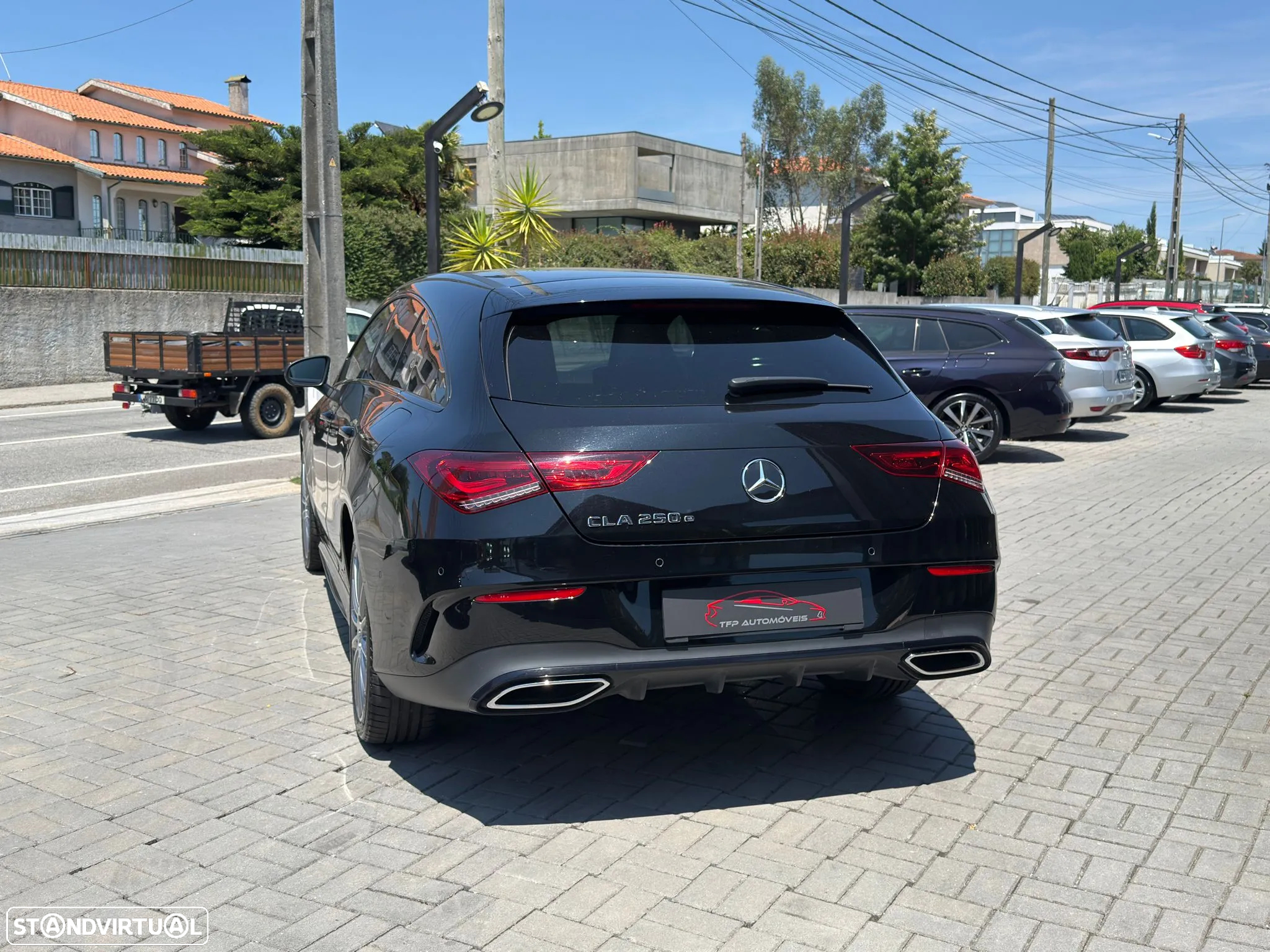 Mercedes-Benz CLA 250 e Shooting Brake AMG Line - 9