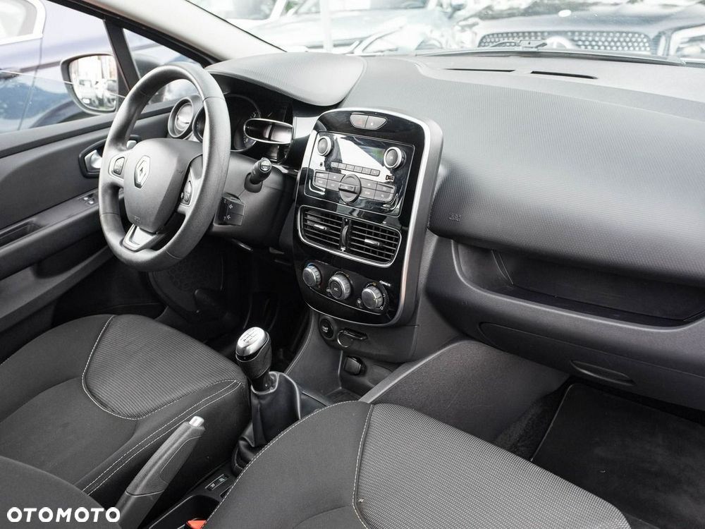 Renault Clio - 24