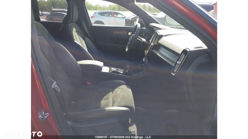 Volvo XC 40 T5 AWD R-Design - 9