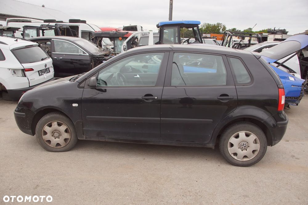 Auto na części - Volkswagen Polo IV 9N 1.2 6V 54 KM AWY GER L041 2002R Silnik Skrzynia Klapa Maska Błotnik Drzwi Szyba Sterownik Moduł Licznik Deska Kokpit Kierownica - 3