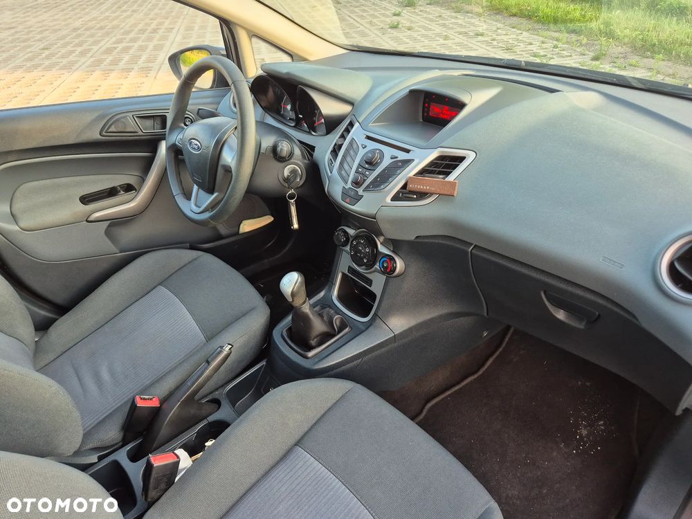 Ford Fiesta 1.25 Celebration - 13