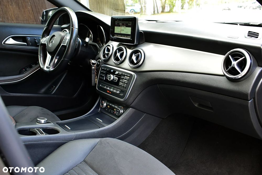 Mercedes-Benz GLA 200 (CDI) d 4Matic 7G-DCT AMG Line - 8