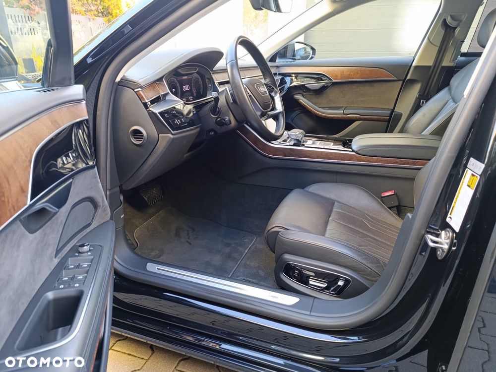 Audi A8 - 7
