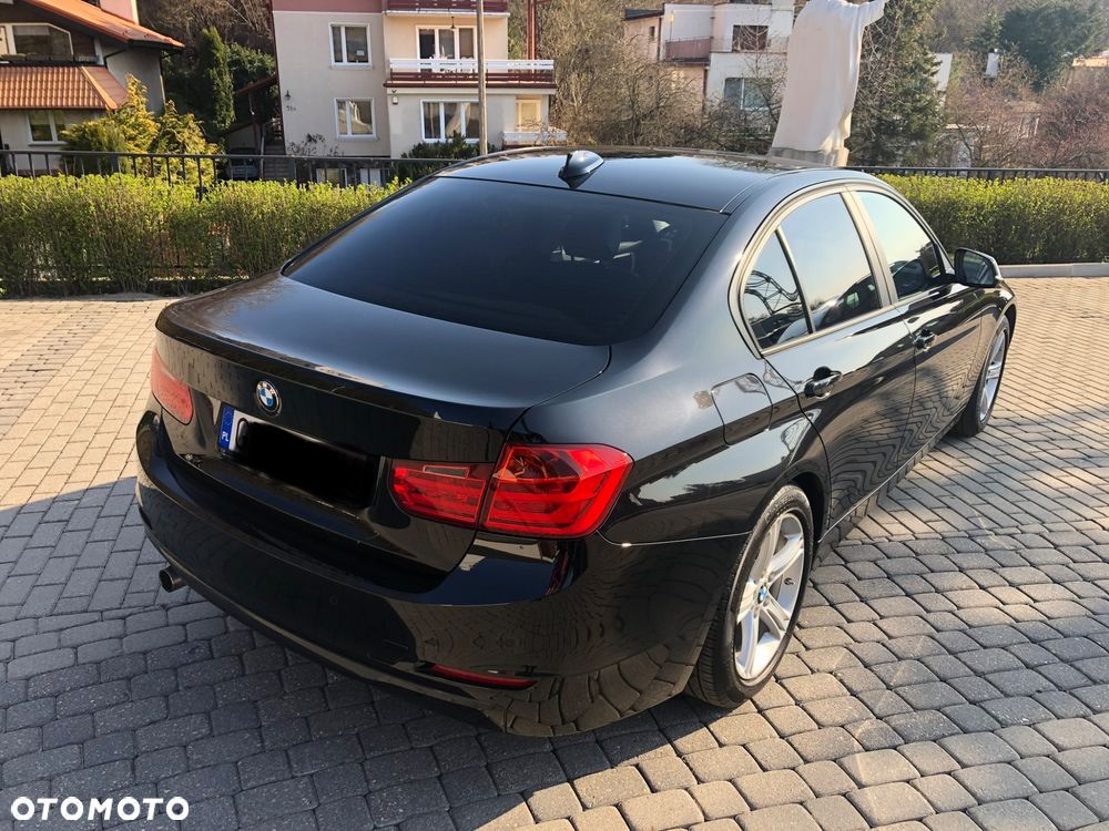 BMW Seria 3 316i - 10