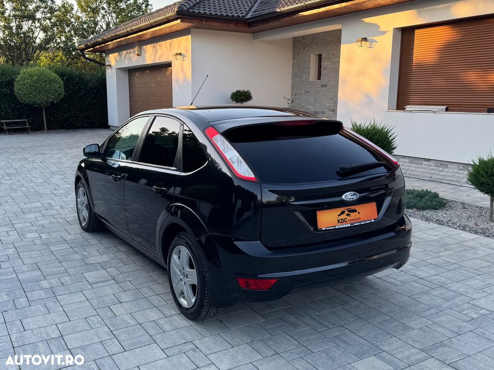 Ford Focus 1.6i Titanium - 9