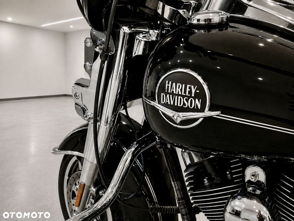 Harley-Davidson Touring Road King - 13