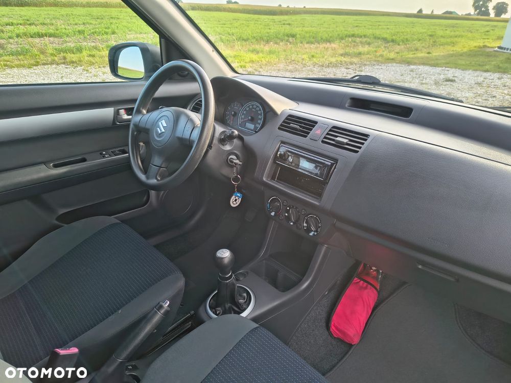 Suzuki Swift 2009 photo 5