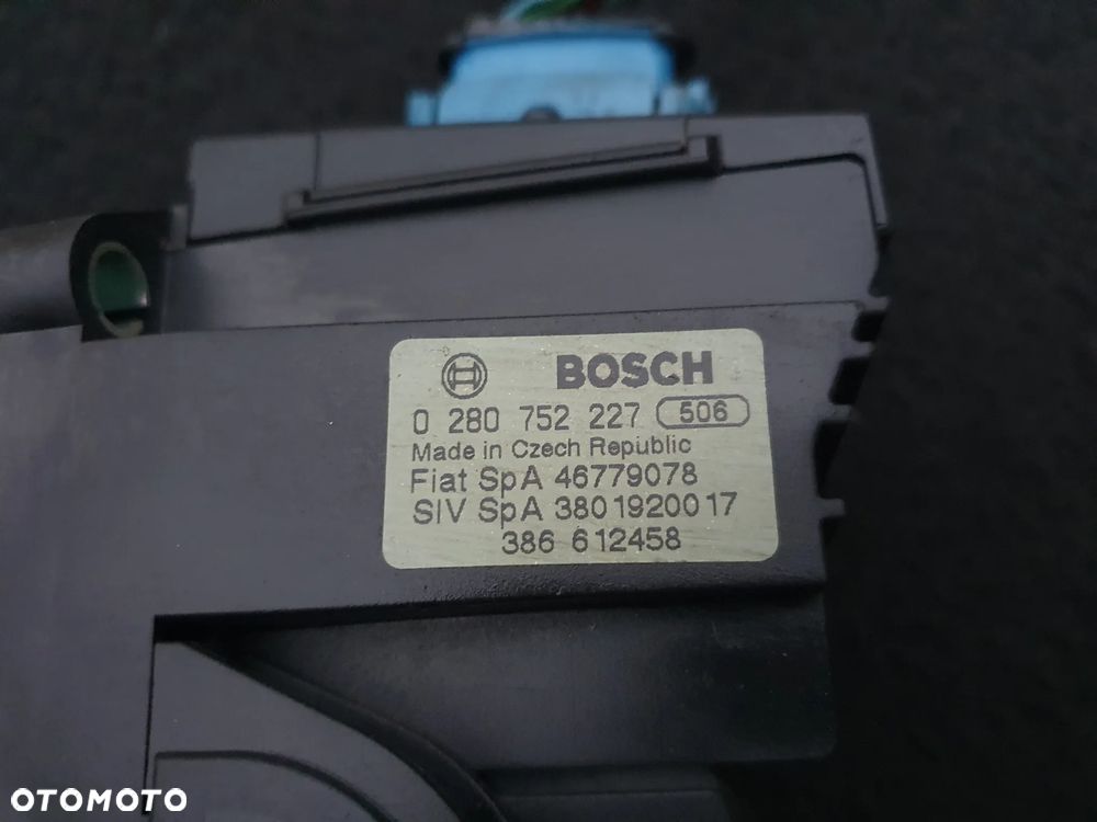 POTENCJOMETR PEDAŁ GAZU FIAT STILO 1.2 1.6 16V 0280752227 - 3