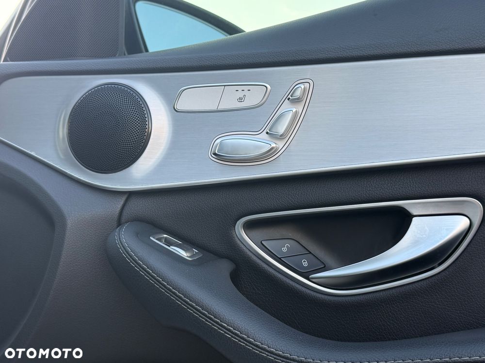 Mercedes-Benz Klasa C 300 7G-TRONIC - 30