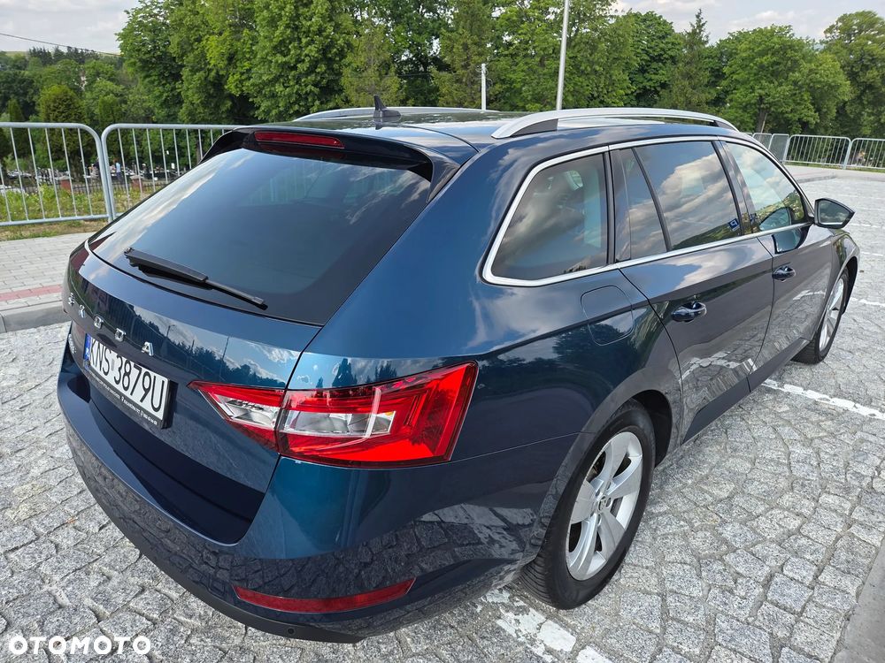 Skoda Superb 2.0 TDI Ambition DSG - 6