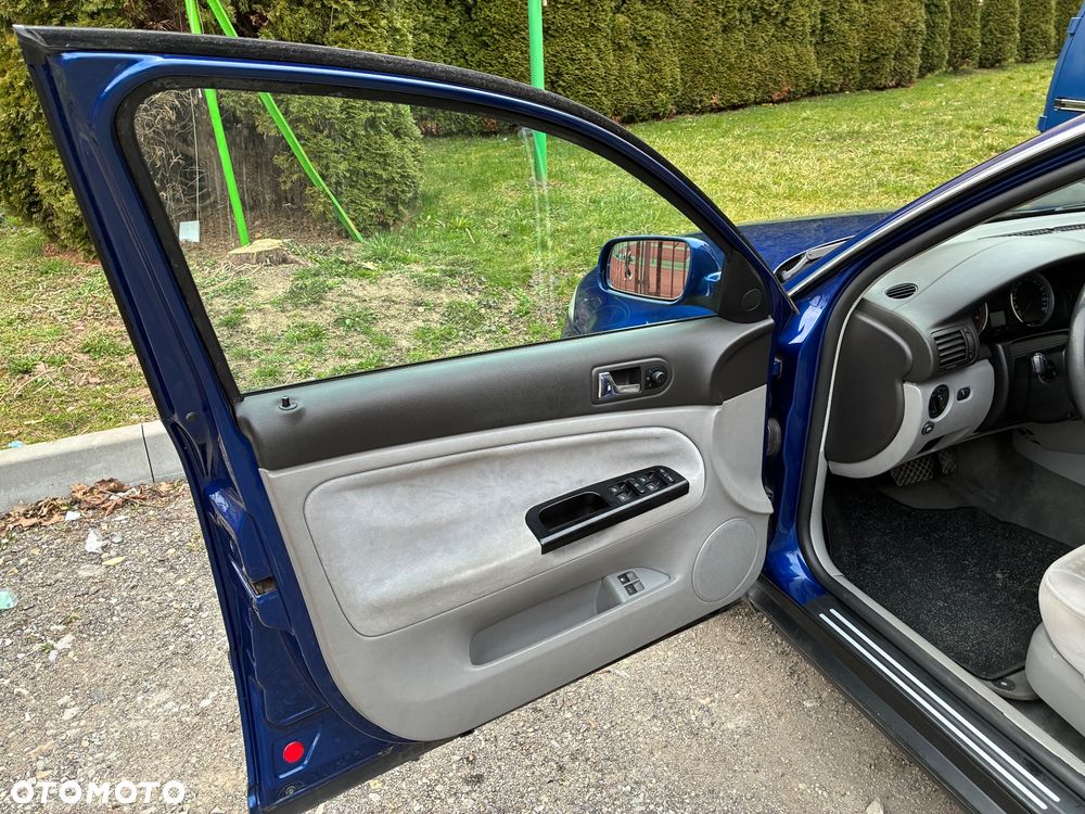 Volkswagen Passat 2.0 Comfortline - 3