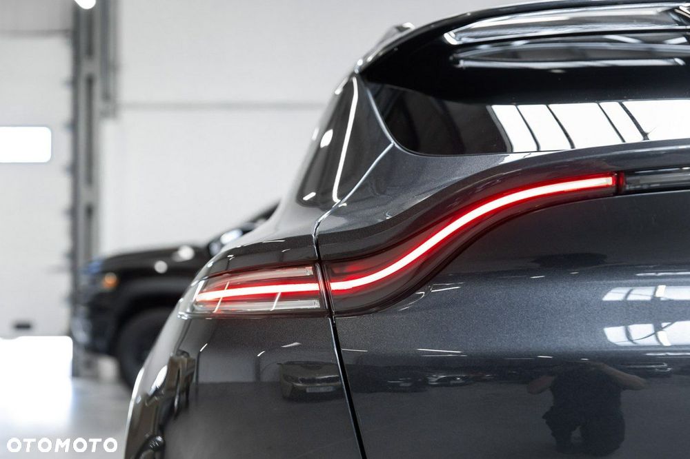 Aston Martin DBX Standard - 18