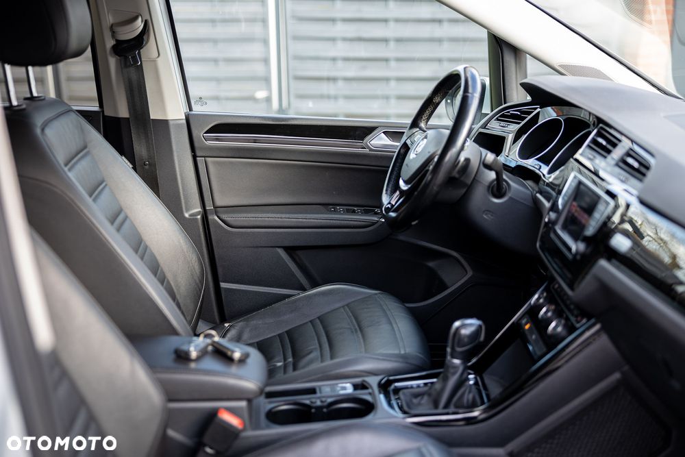 Volkswagen Touran 2.0 TDI BMT Highline DSG - 32