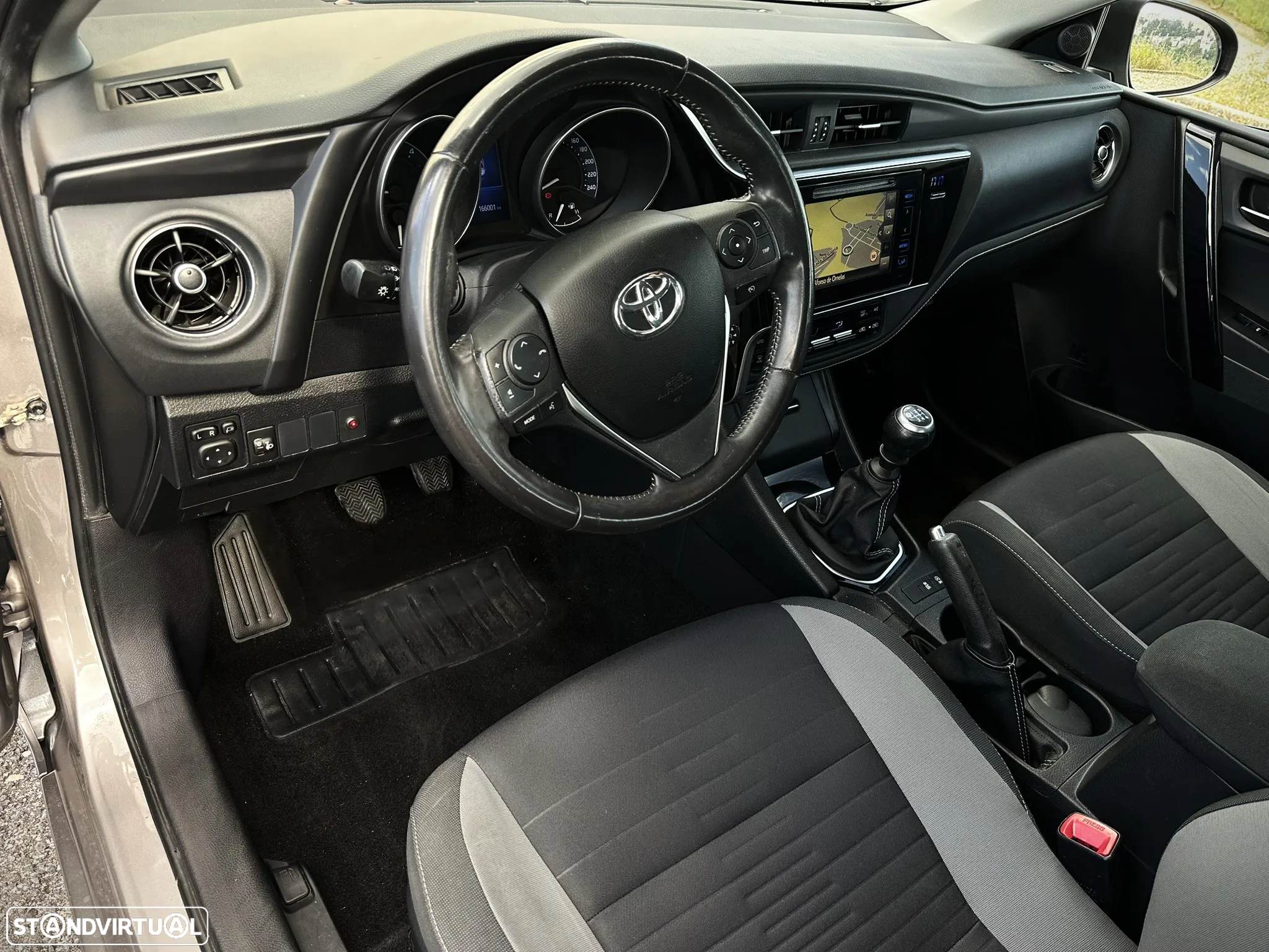 Toyota Auris Touring Sports 1.6 D-4D Comfort +P.Sport+Navi - 6