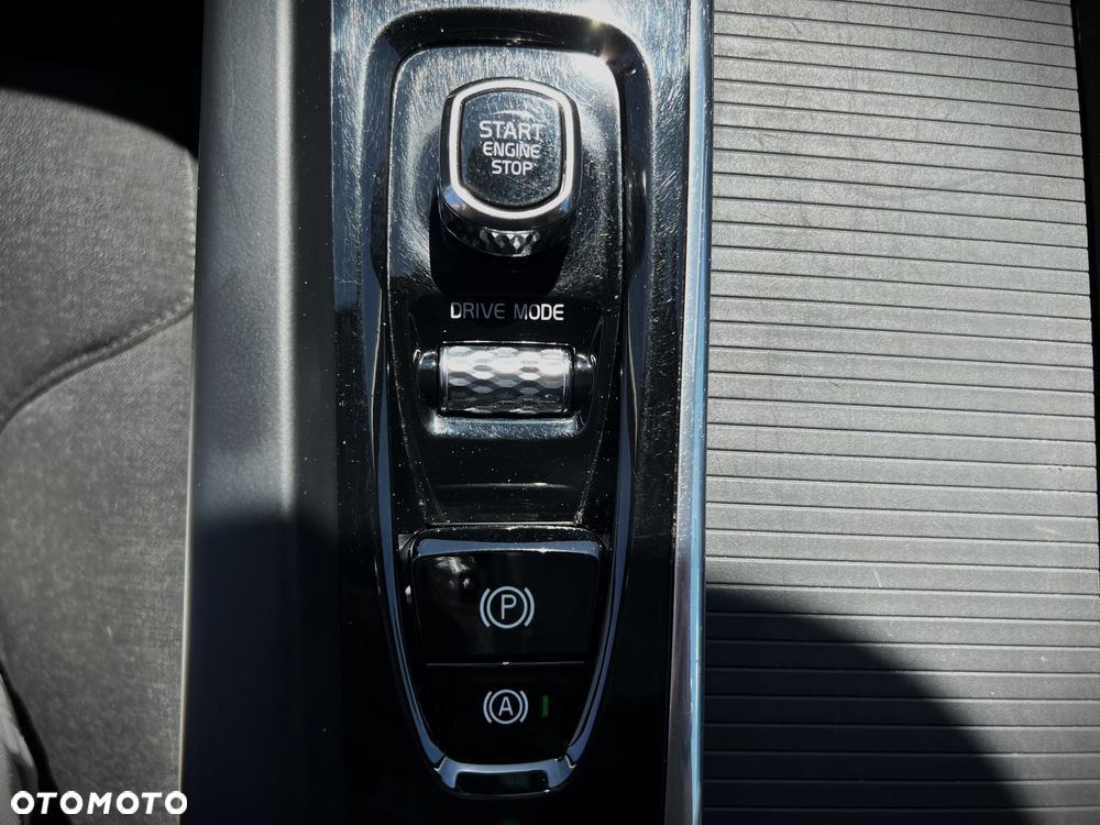 Volvo V60 T4 Momentum Pro - 22