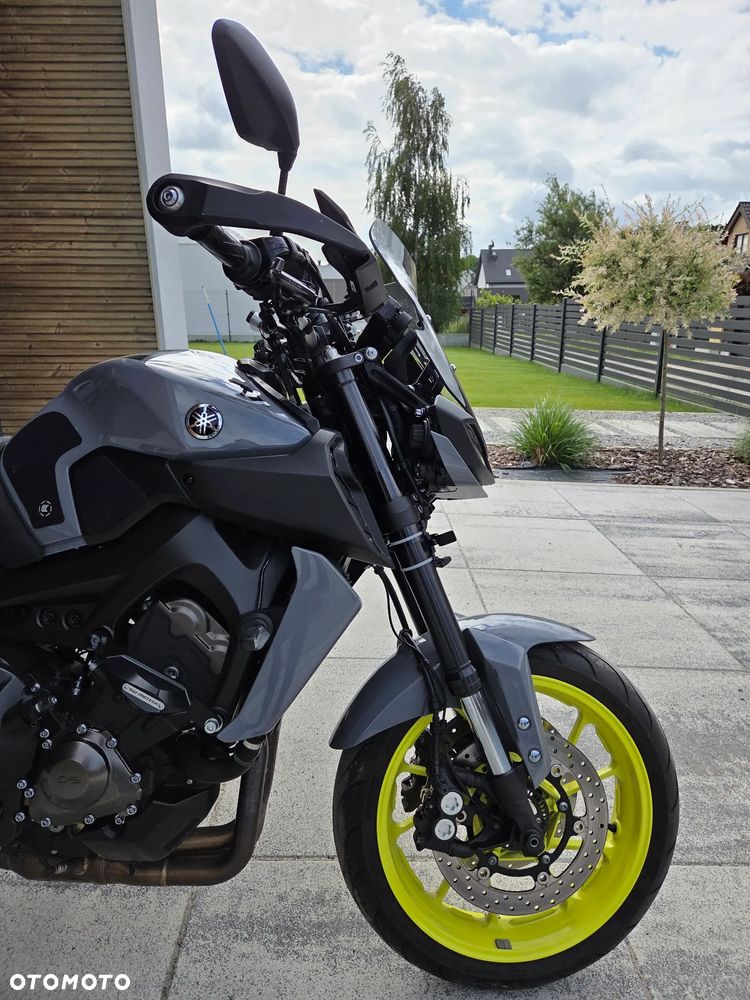 Yamaha MT - 7