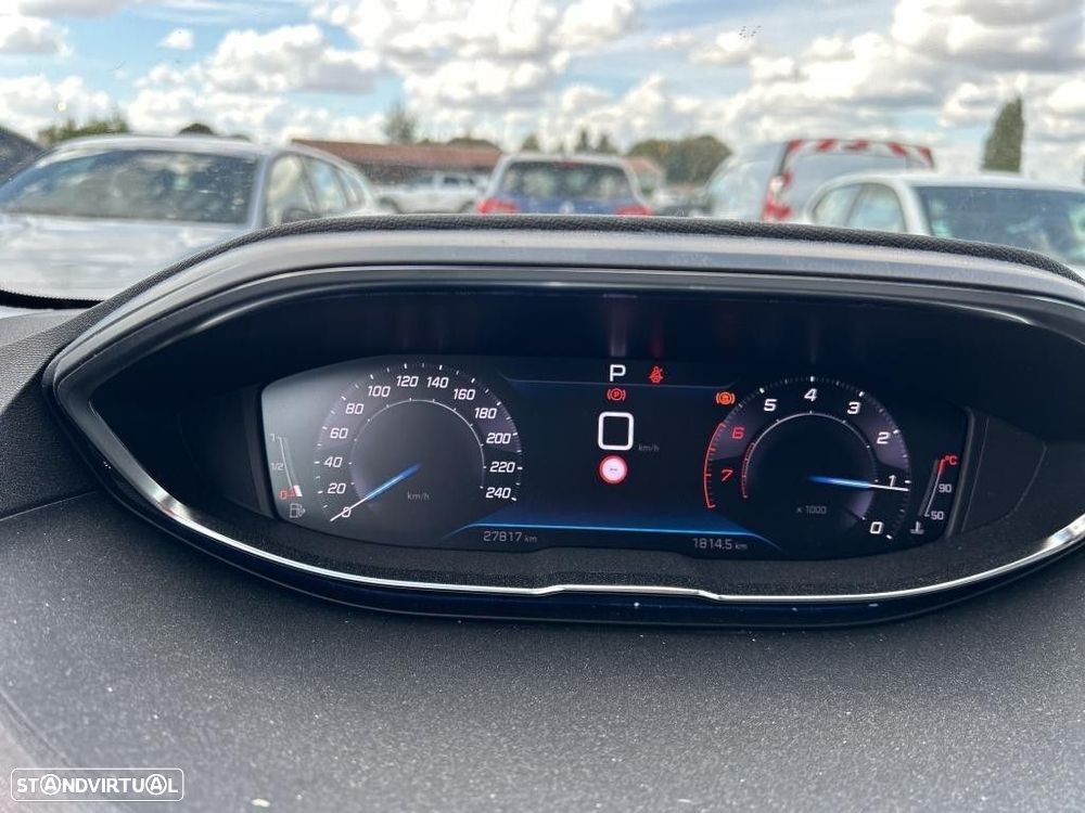 Peugeot 3008 1.2 PureTech Allure EAT8 - 26