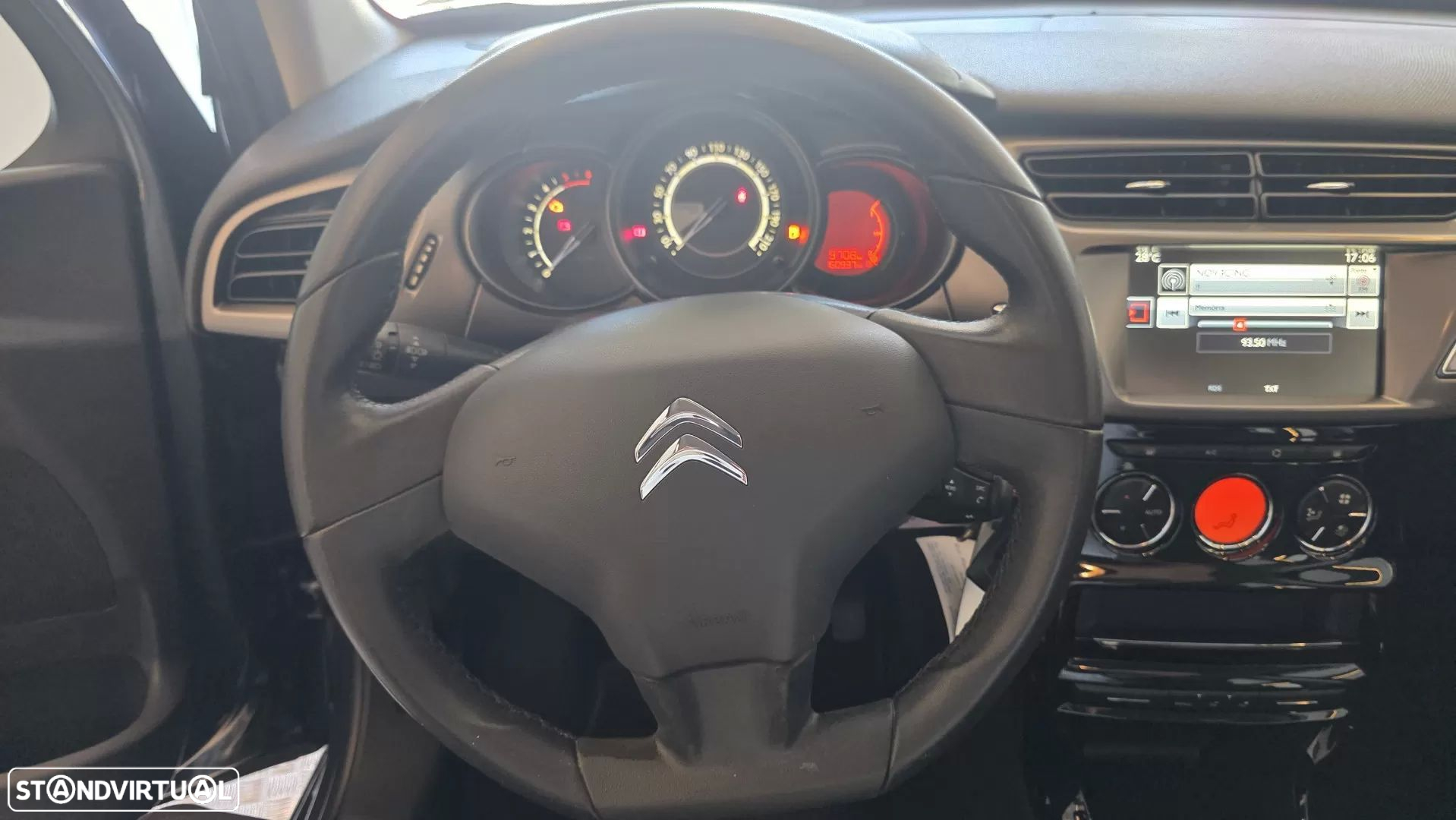 Citroën C3 1.6 BlueHDi Exclusive - 32