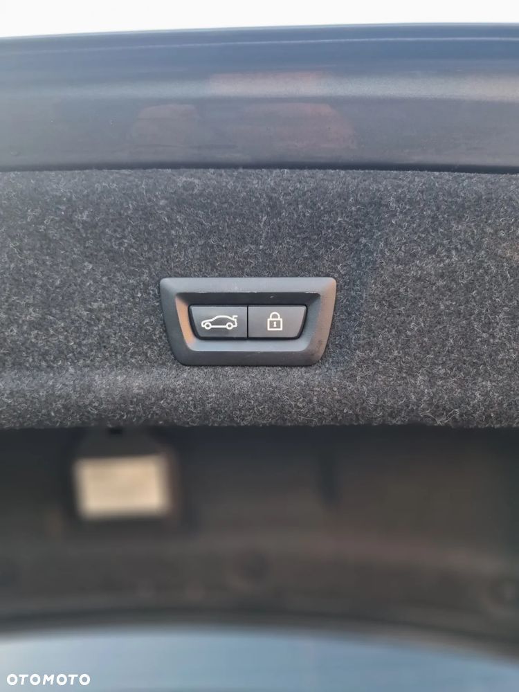 BMW Seria 3 M340i xDrive - 16