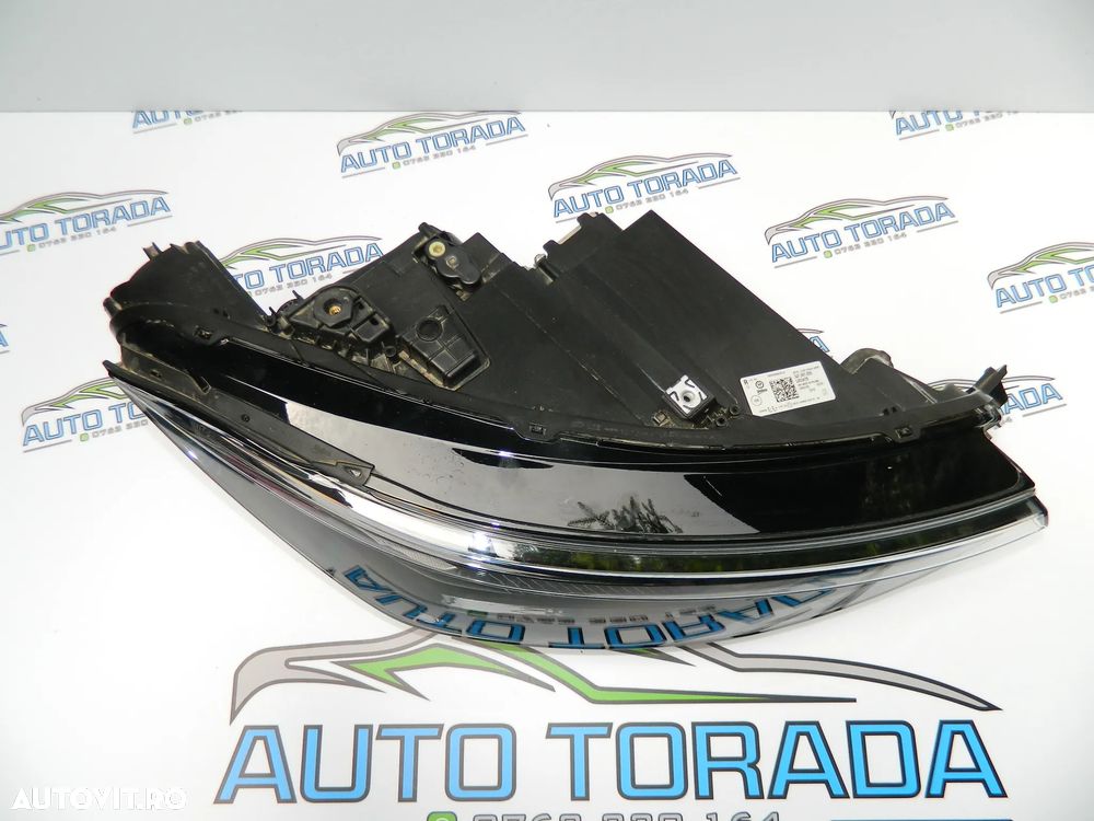 Far Led VW Passat an 2025 2026 cod 3J1941006 - 5