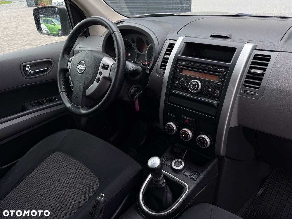 Nissan X-Trail 2.0 4x4 XE - 26