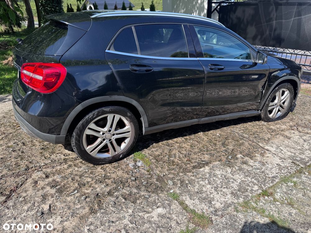 Mercedes-Benz GLA 220 d 4Matic 7G-DCT StreetStyle - 8