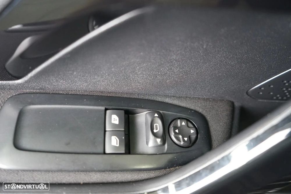 Peugeot 208 1.2 PureTech Style - 19