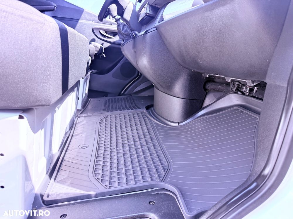 Mercedes-Benz Sprinter - 25