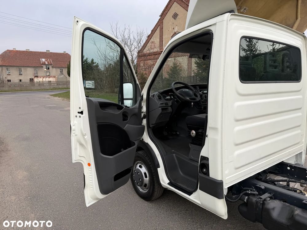 Iveco 35C15 * 3.0 / 150KM * Rama do zabudowy * Rozstaw osi: 4.1m * Koła bliźniacze * - 22