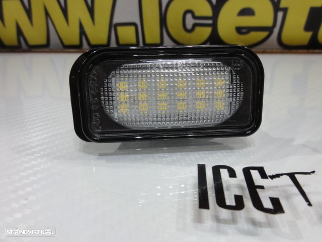 Suporte de lâmpada de matricula com led branco para Mercedes Classe C W203, CLK A209, W209, SL R230, Chrysler Crossfire coupe & Cabrio 03-07 - 4