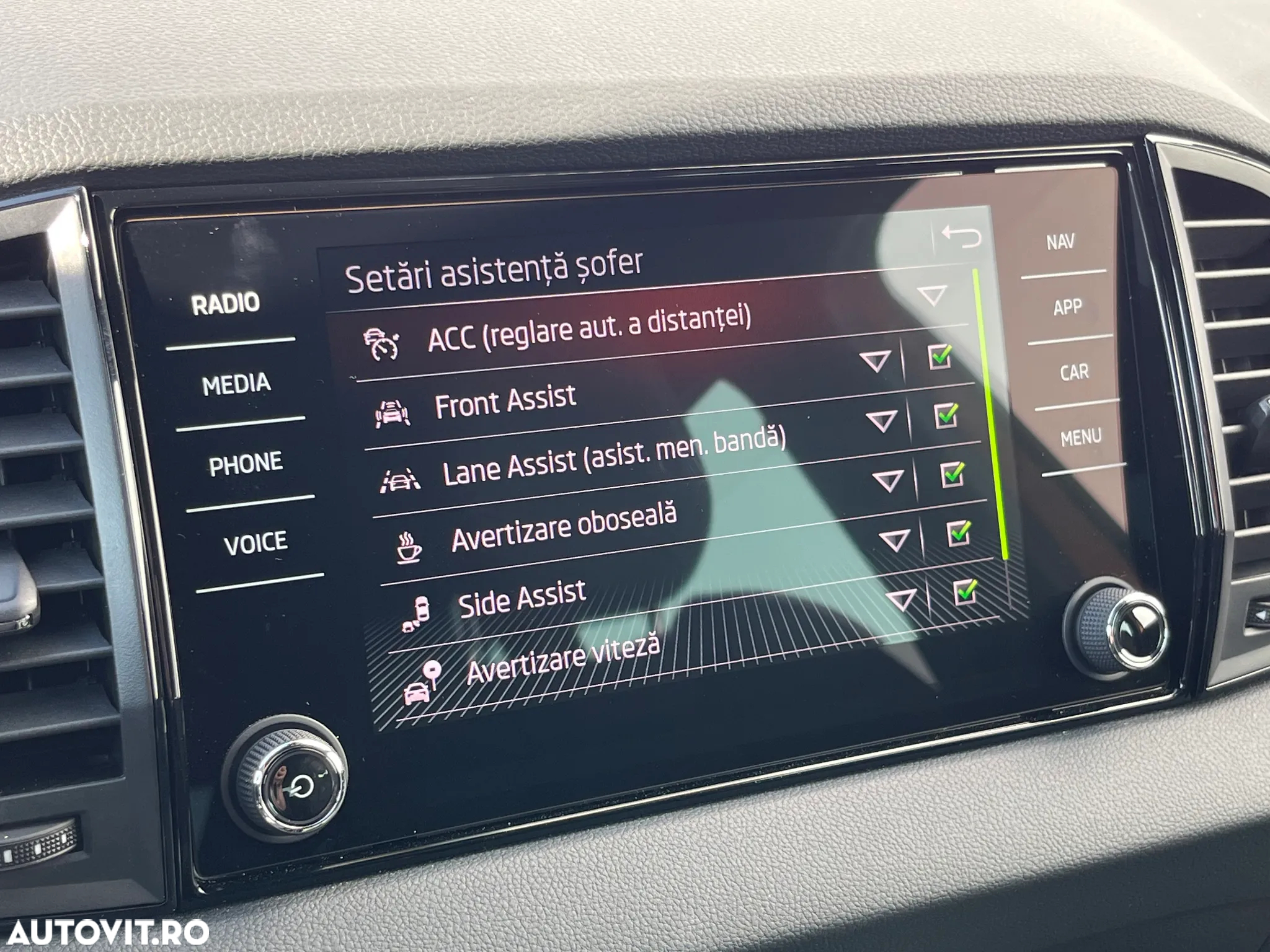 Skoda Karoq 2.0 TDI 4X4 DSG Sportline - 29