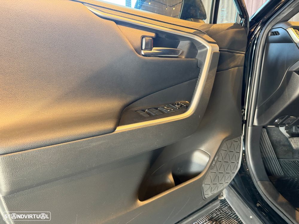 Toyota RAV4 2.5 HDF Black Edition - 14