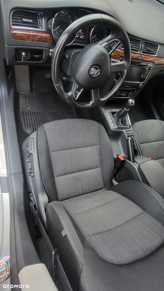 Skoda Superb 2.0 TDI Ambition - 8