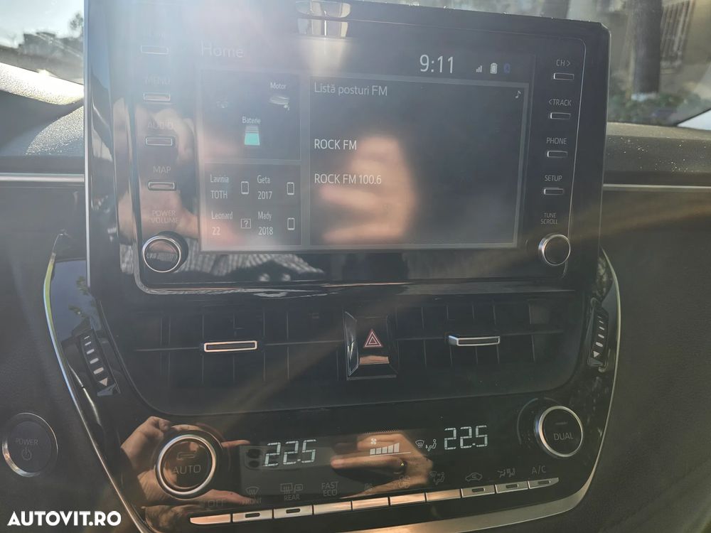 Toyota Corolla Sedan 1.8 HSD Dynamic - 9