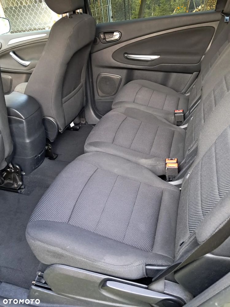 Ford S-Max - 10