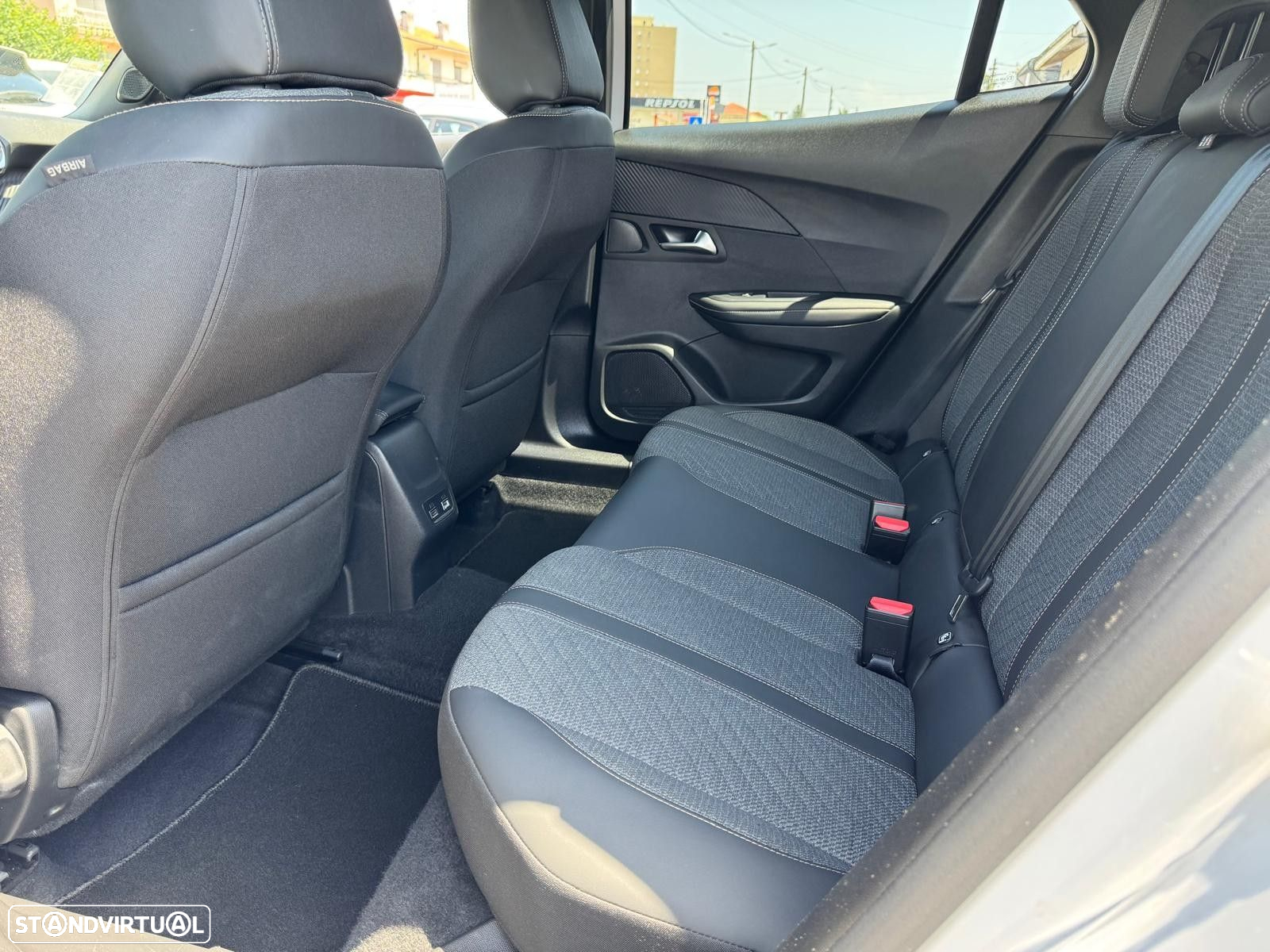 Peugeot 2008 1.2 PureTech Allure Pack - 10
