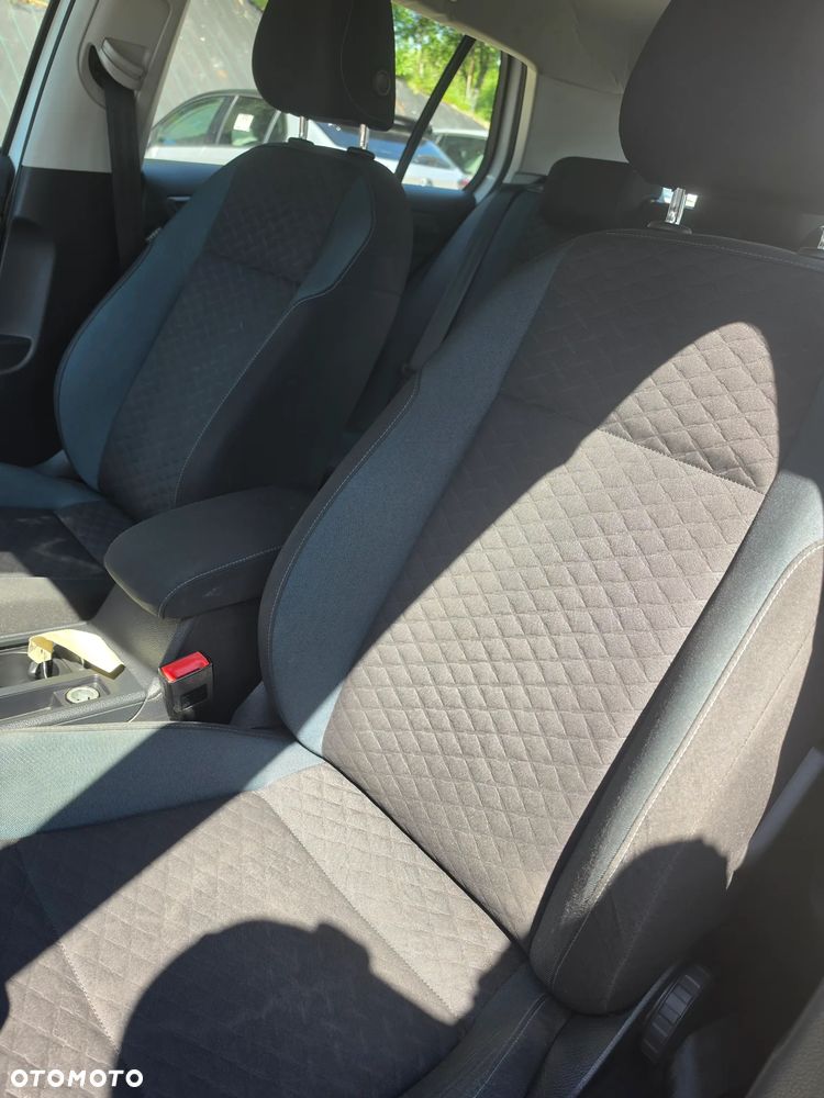 Volkswagen Golf 1.6 TDI SCR IQ.DRIVE - 23