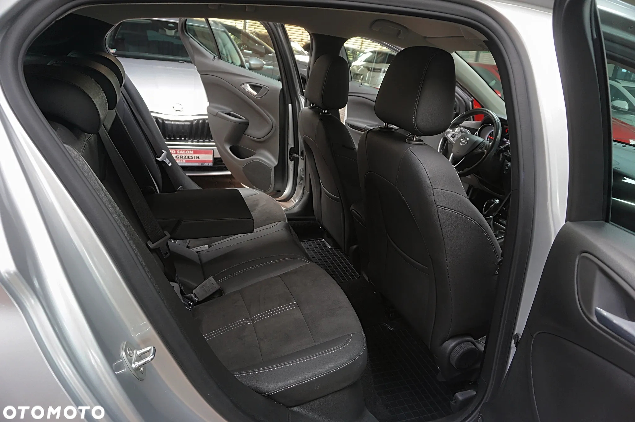 Opel Astra V 1.2 T Elegance S&S - 19