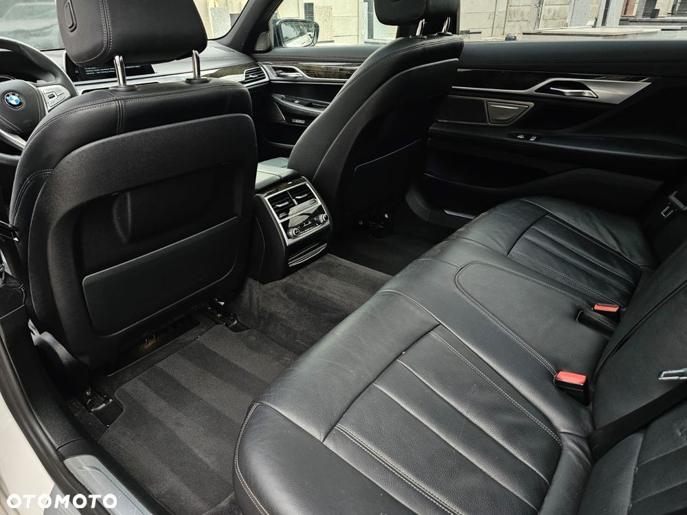 BMW Seria 7 740Li - 12