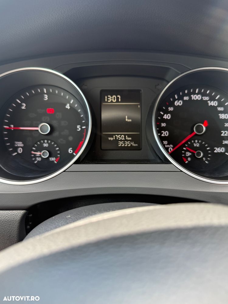 Volkswagen Jetta 2.0 TDI Comfortline - 11