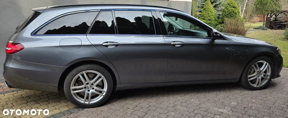 Mercedes-Benz Klasa E 220 d 9G-TRONIC - 24