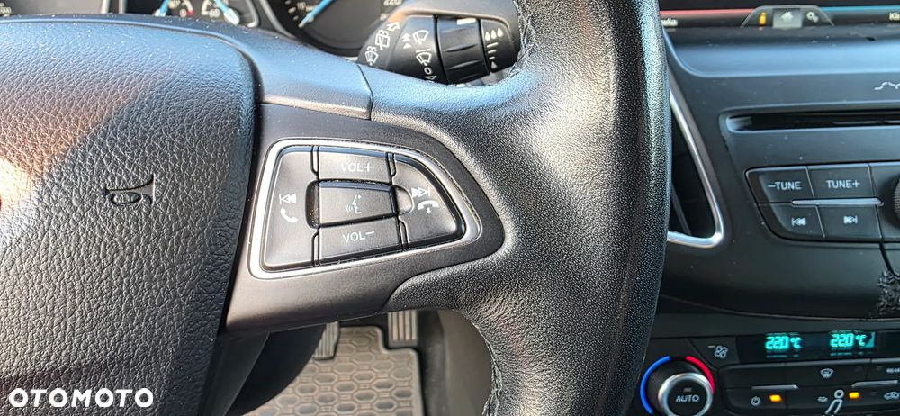 Ford Focus 1.0 EcoBoost Trend - 16